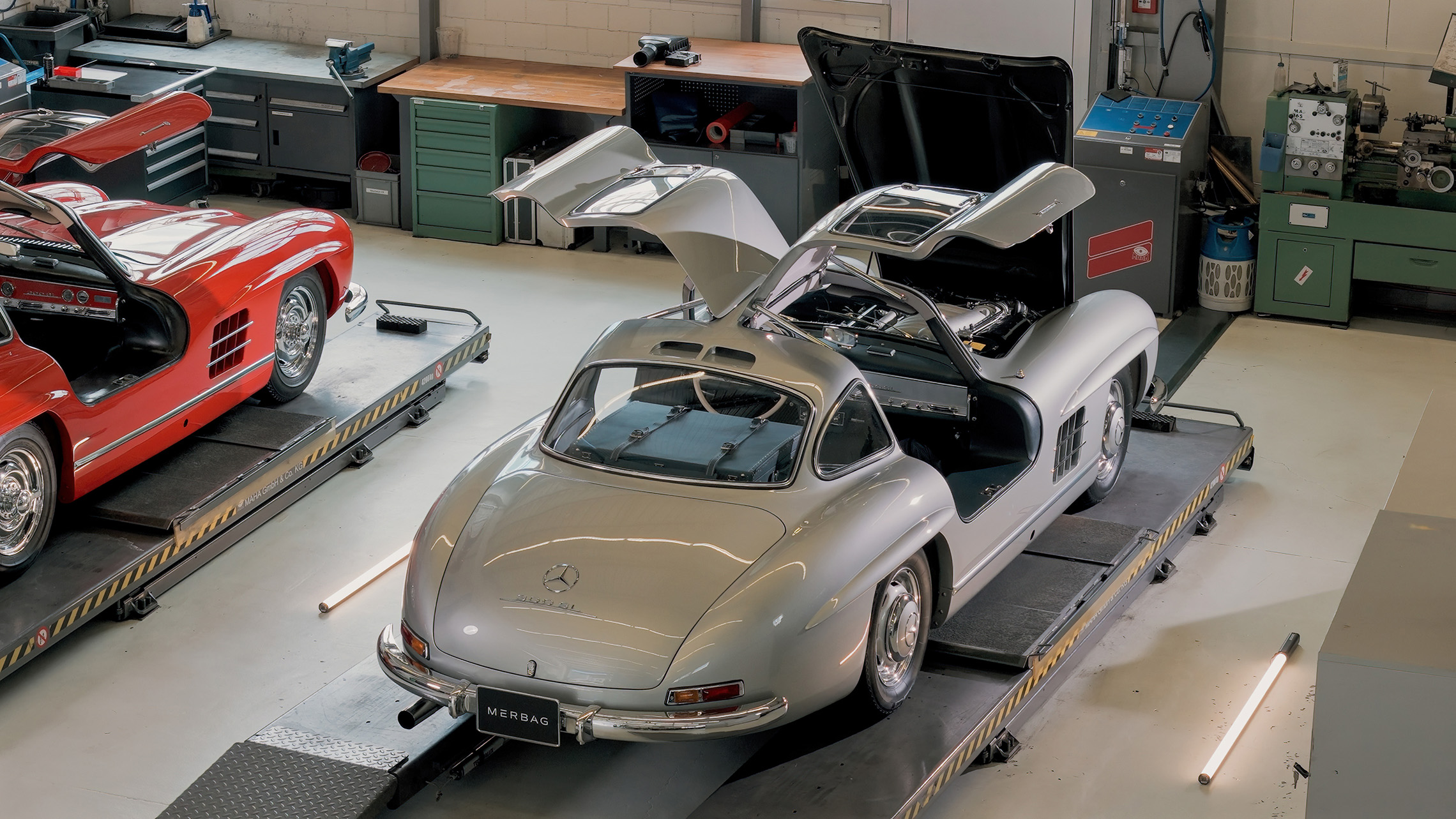 Merbag HK ENGINEERING 300SL 04 2280X1283px