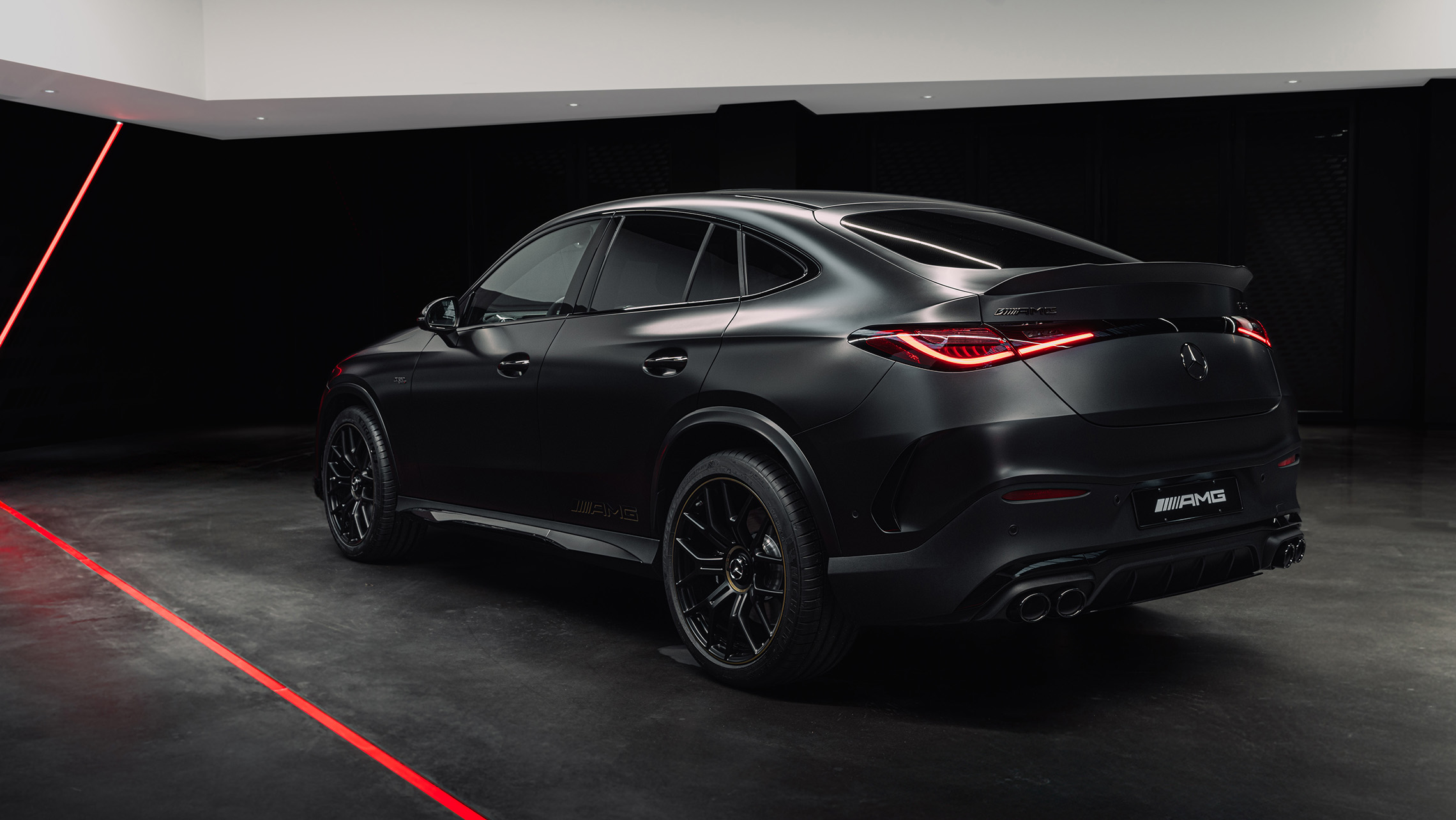 Gallery AMG GLC 53 4MATIC+ 2026 2280X1283px Side Back