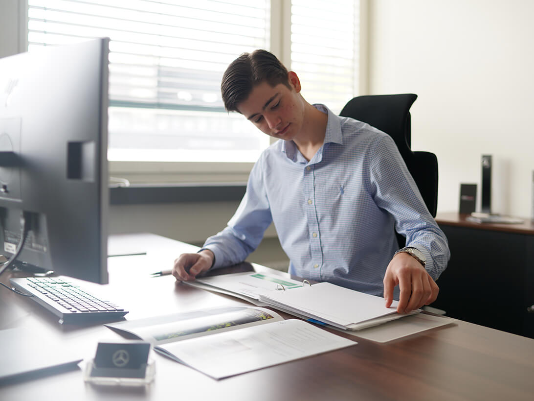 Aufklappbare Kacheln Kauffrau 1092X819