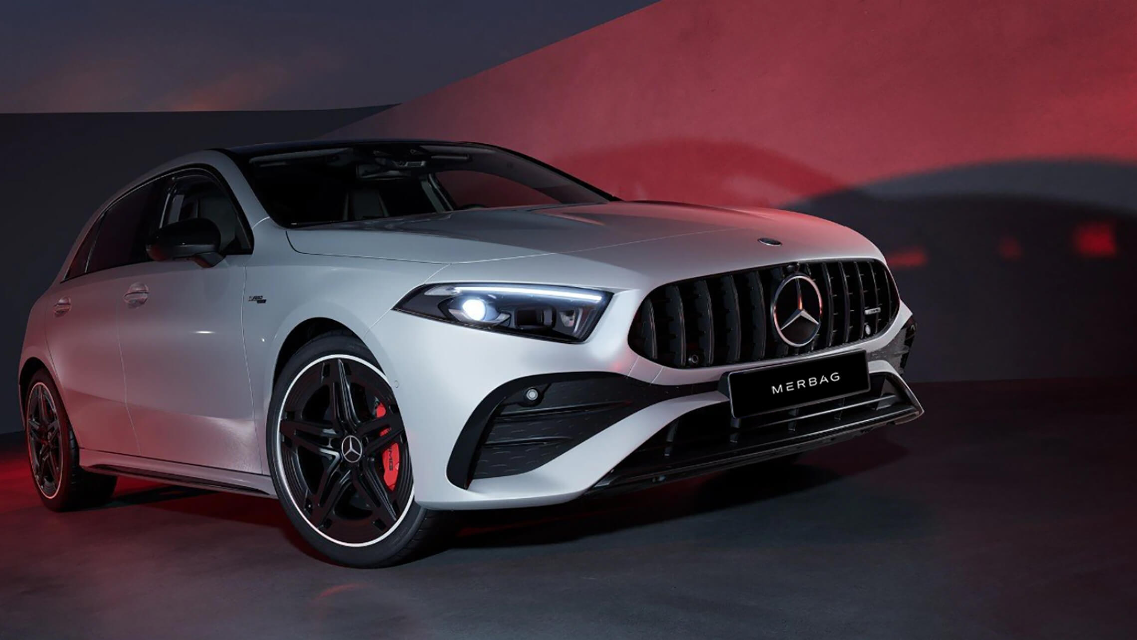 Mercedes-AMG A-Klasse Kompaktlimousine A35 AMG-spezifische Front - Merbag