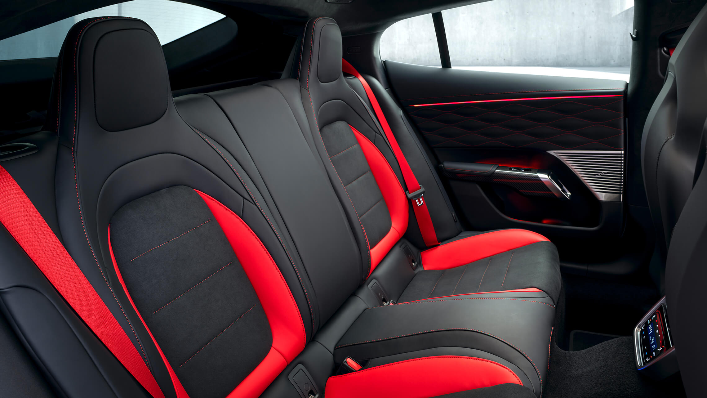 AMG GT 4 Tuerer Coupes Interieur 06