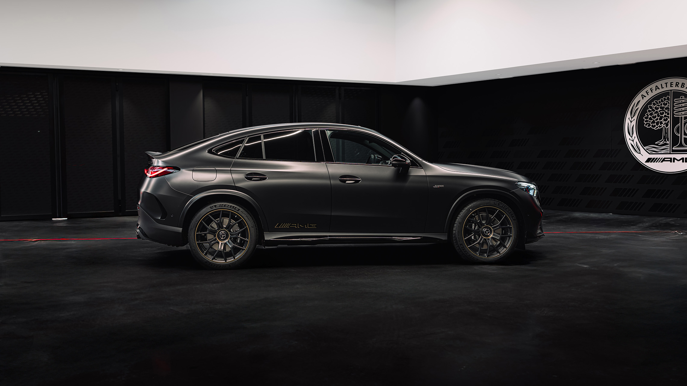 Gallery AMG GLC 53 4MATIC+ 2026 2280X1283px Side