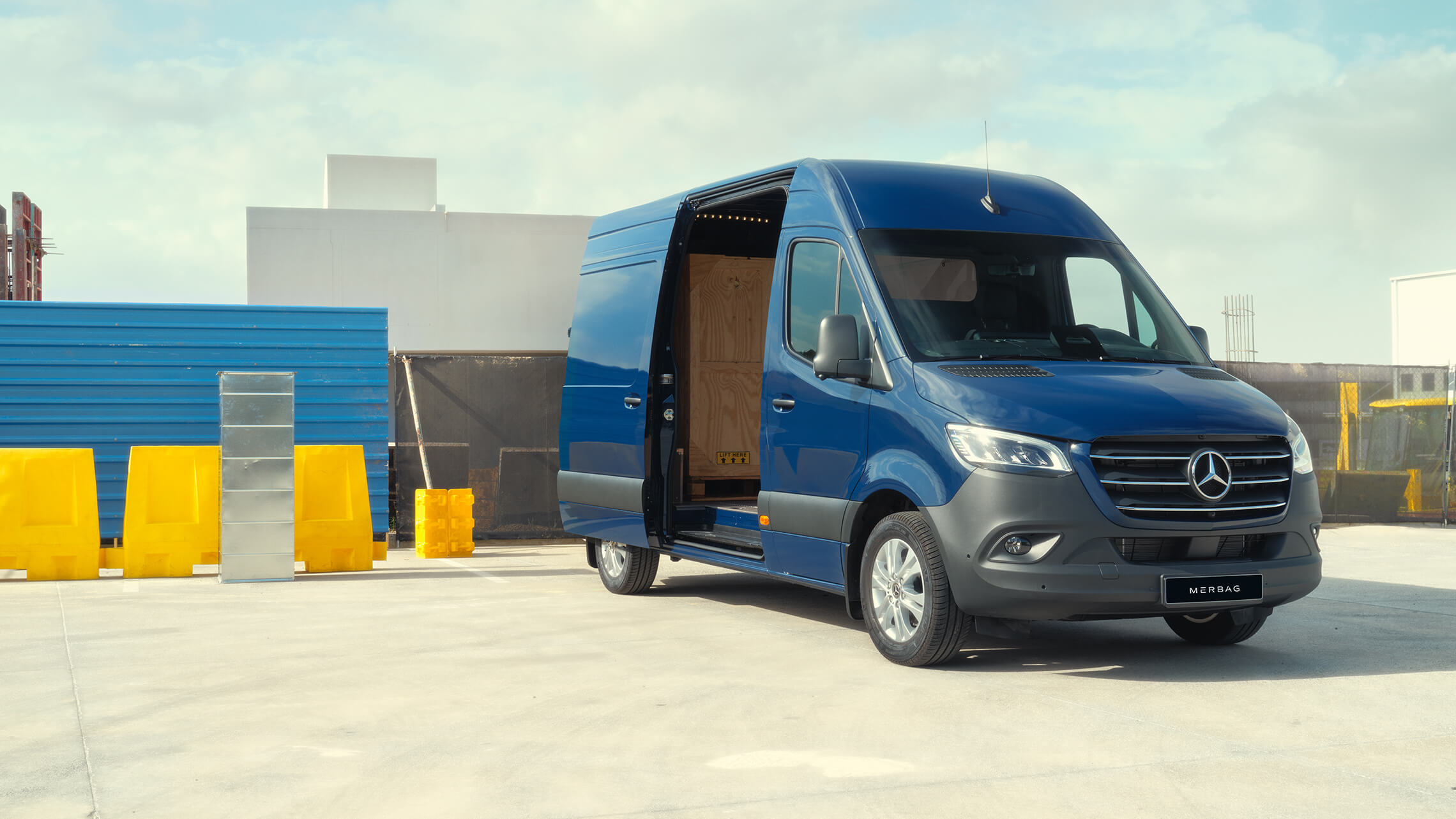 Mercedes Sprinter Kastenwagen 01