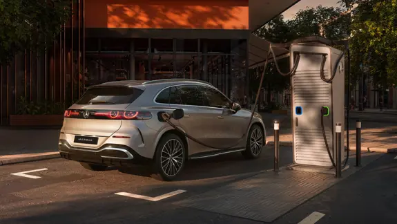 Mercedes GLC SUV EQ Technologie 04 Mercedes GLC SUV EQ Technologie 04