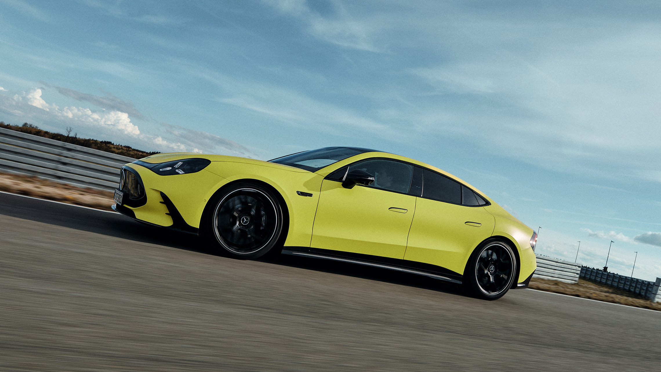 Galerie AMG GT 4Tuerer Coupe Exterieur3 2280X1283px